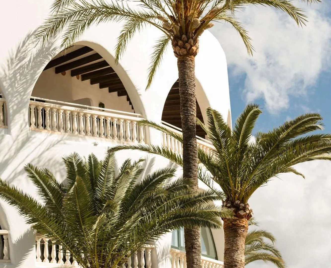 Hilton Mallorca Galatzo Peguera 5*,